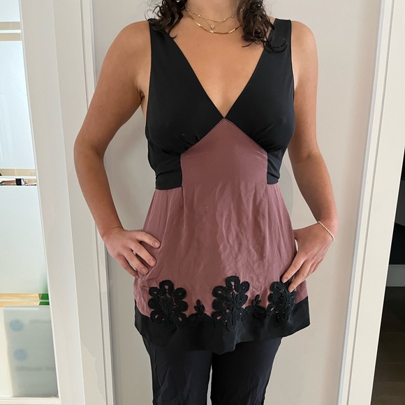 Beautiful tank top by Diane Samandi 🖤 - Picture 1 of 5